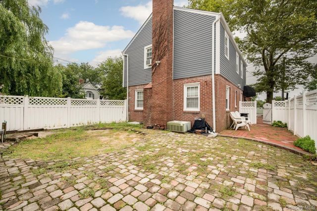 2563 Milburn Avenue, Baldwin, NY 11510