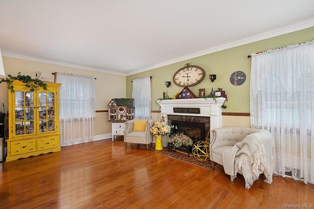 2563 Milburn Avenue, Baldwin, NY 11510