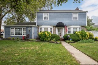2563 Milburn Avenue, Baldwin, NY 11510