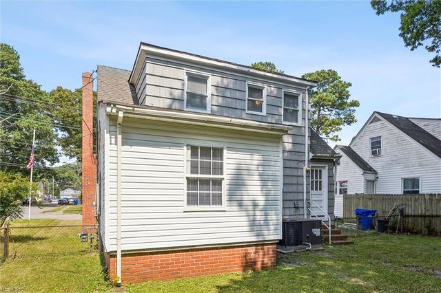 93 Nicholson ST, Portsmouth, VA 23702