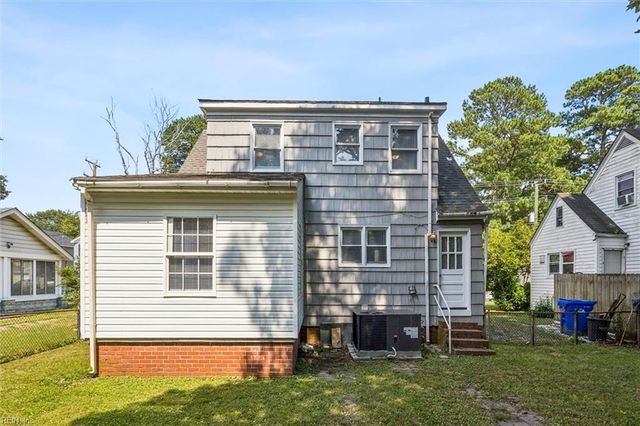 93 Nicholson ST, Portsmouth, VA 23702