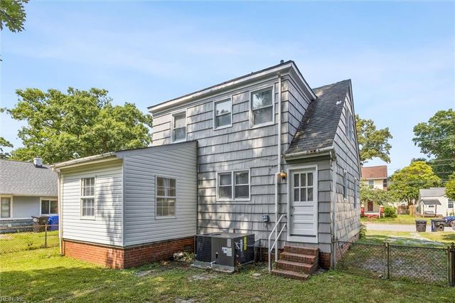 93 Nicholson ST, Portsmouth, VA 23702