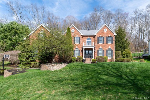 15 Hallocks Run, Somers, NY 10589