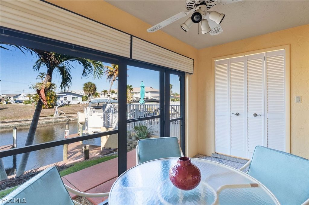 Image 10 of property listing at 1109 SE 40th ST 106, Cape Coral, FL 33904