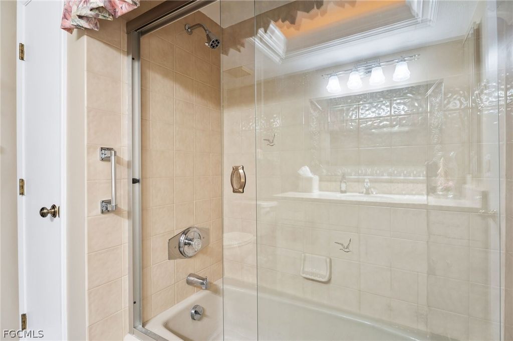 Image 26 of property listing at 1109 SE 40th ST 106, Cape Coral, FL 33904