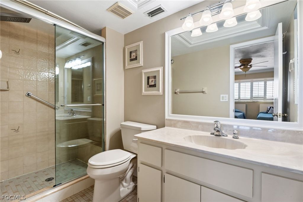 Image 30 of property listing at 1109 SE 40th ST 106, Cape Coral, FL 33904