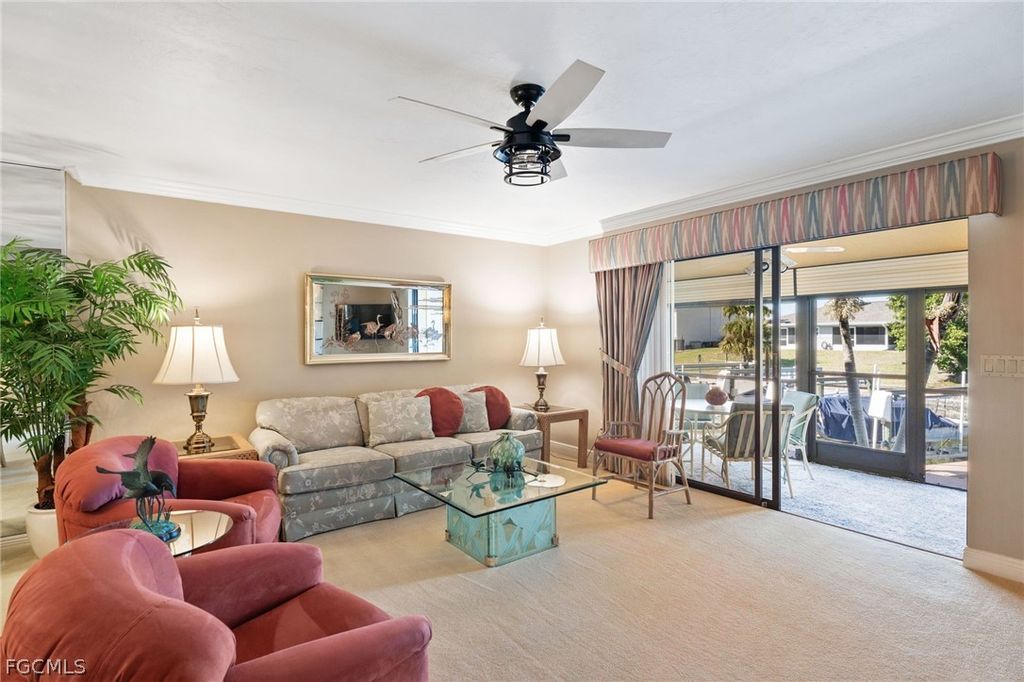 Image 7 of property listing at 1109 SE 40th ST 106, Cape Coral, FL 33904