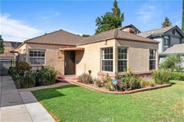 15235 La Maida, Sherman Oaks, CA 91403
