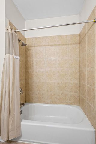 4809 S Wabash Avenue 1, Chicago, IL 60615