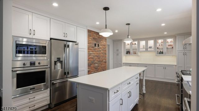 150 Seney Dr, Bernardsville Boro, NJ 07924
