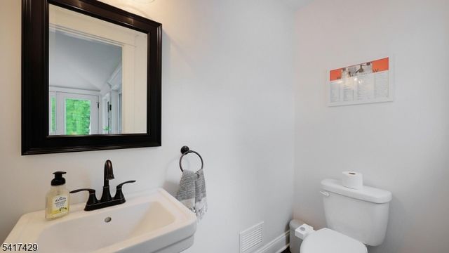 150 Seney Dr, Bernardsville Boro, NJ 07924