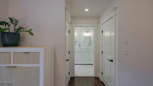 150 Seney Dr, Bernardsville Boro, NJ 07924