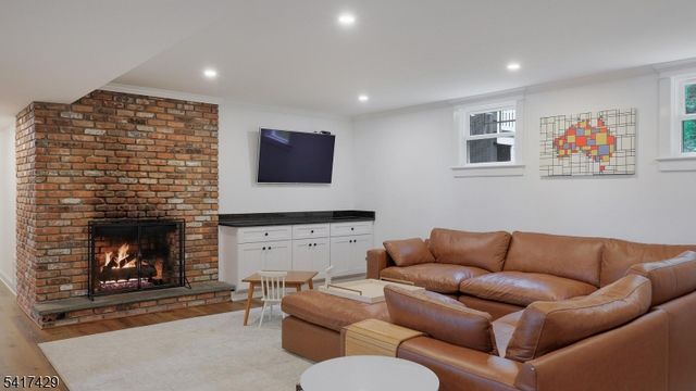 150 Seney Dr, Bernardsville Boro, NJ 07924