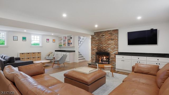 150 Seney Dr, Bernardsville Boro, NJ 07924