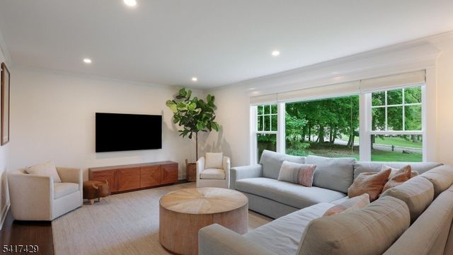 150 Seney Dr, Bernardsville Boro, NJ 07924