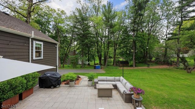 150 Seney Dr, Bernardsville Boro, NJ 07924