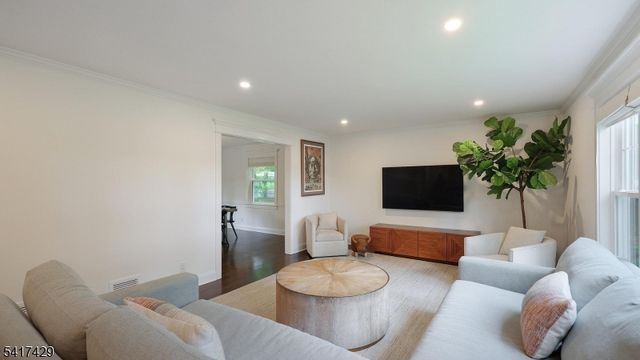 150 Seney Dr, Bernardsville Boro, NJ 07924