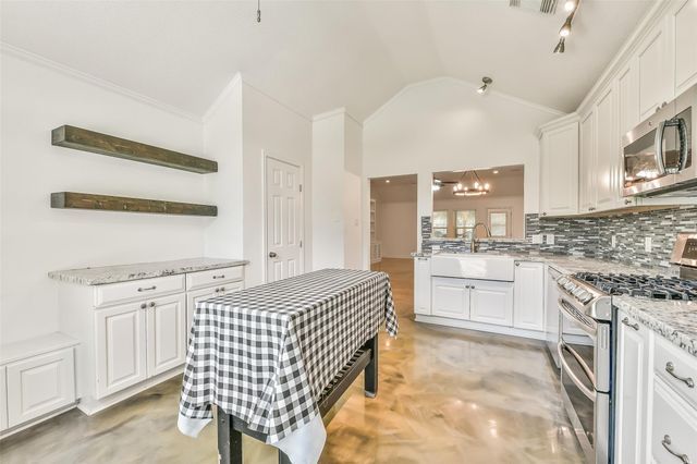 515 Valley Drive, Dickinson, TX 77539