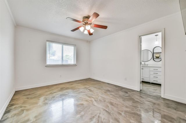 515 Valley Drive, Dickinson, TX 77539