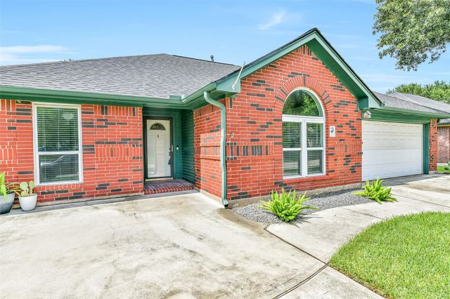 515 Valley Drive, Dickinson, TX 77539