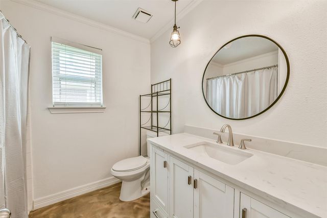515 Valley Drive, Dickinson, TX 77539