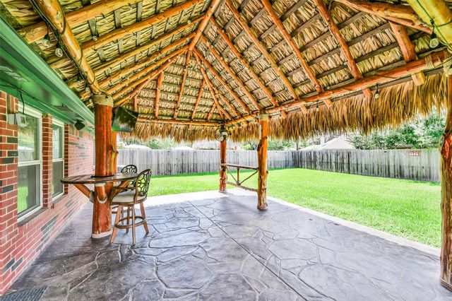 515 Valley Drive, Dickinson, TX 77539