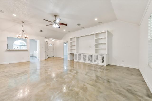 515 Valley Drive, Dickinson, TX 77539