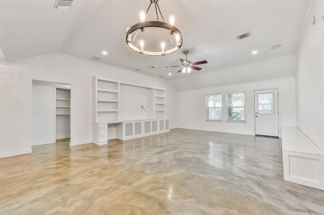 515 Valley Drive, Dickinson, TX 77539