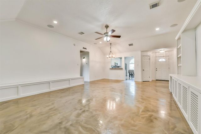 515 Valley Drive, Dickinson, TX 77539