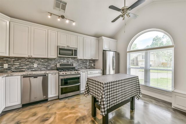 515 Valley Drive, Dickinson, TX 77539