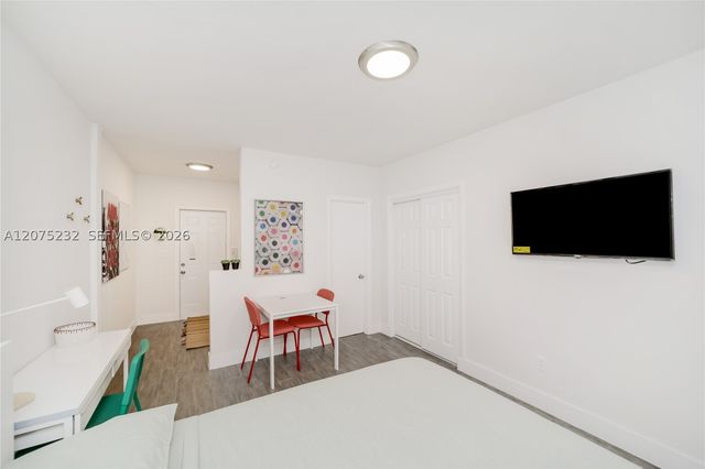 770 NE 123rd St 20, North Miami, FL 33161