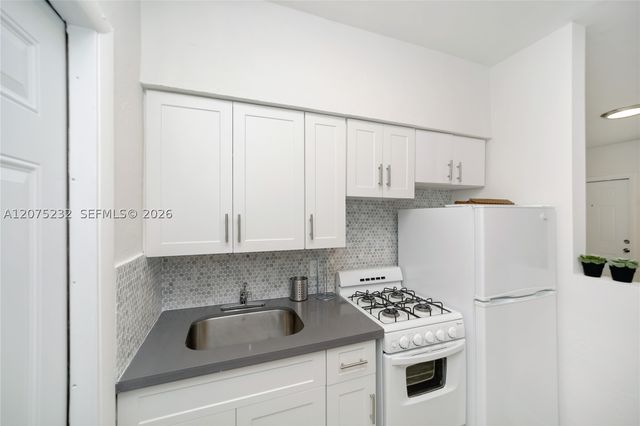 770 NE 123rd St 20, North Miami, FL 33161