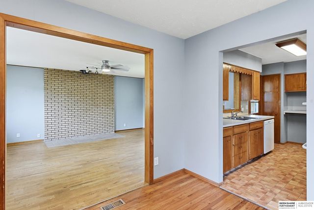 9478 Wirt Street, Omaha, NE 68134