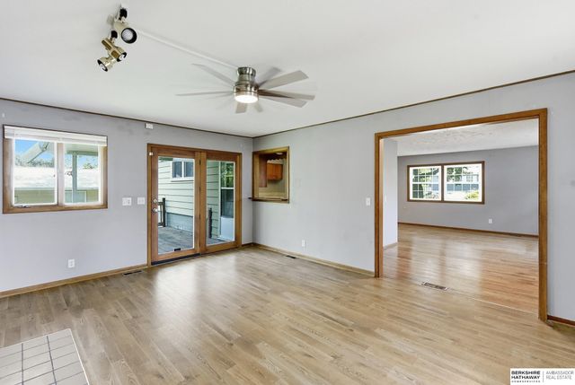 9478 Wirt Street, Omaha, NE 68134