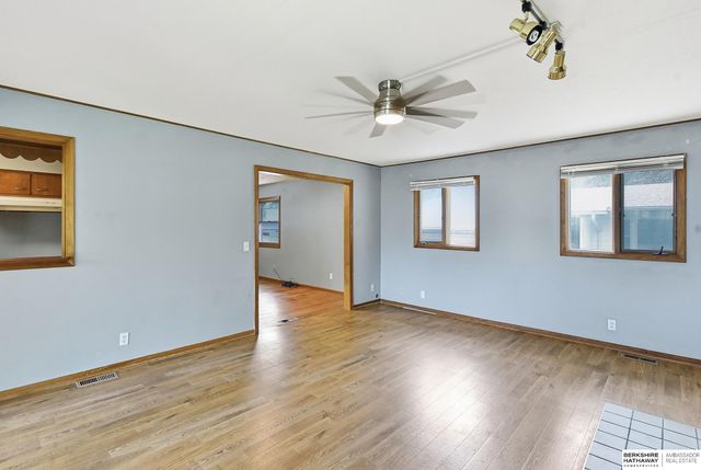 9478 Wirt Street, Omaha, NE 68134