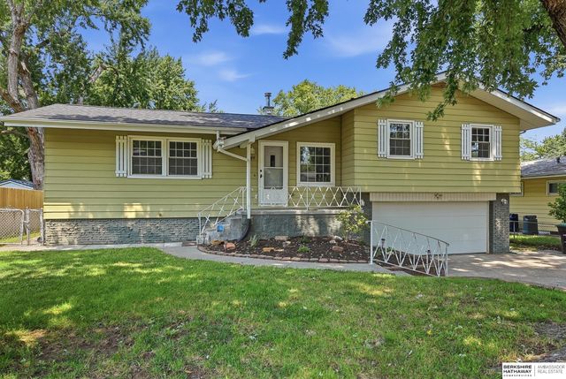 9478 Wirt Street, Omaha, NE 68134