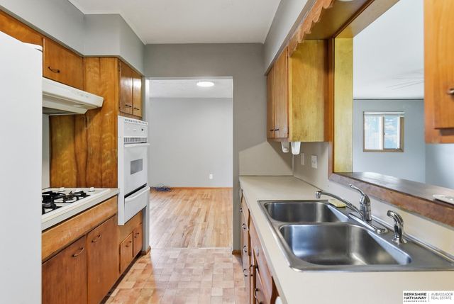 9478 Wirt Street, Omaha, NE 68134