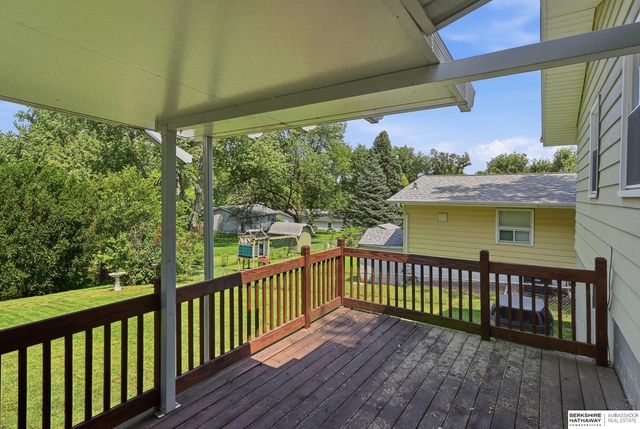 9478 Wirt Street, Omaha, NE 68134