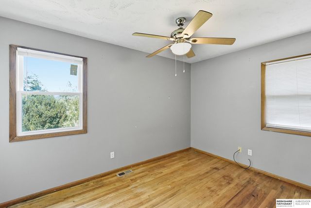 9478 Wirt Street, Omaha, NE 68134