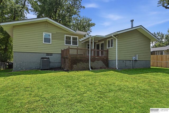 9478 Wirt Street, Omaha, NE 68134