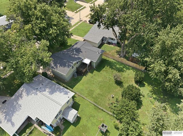 9478 Wirt Street, Omaha, NE 68134