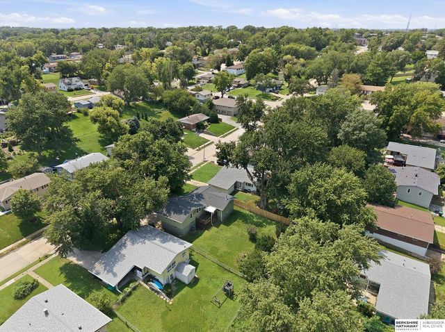 9478 Wirt Street, Omaha, NE 68134