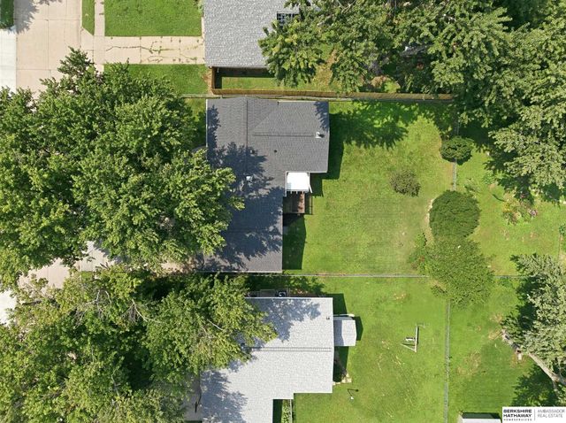 9478 Wirt Street, Omaha, NE 68134