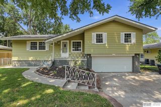 9478 Wirt Street, Omaha, NE 68134
