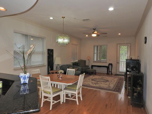 58 Briar Hollow Lane 204, Houston, TX 77027