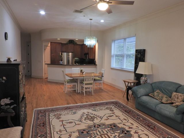 58 Briar Hollow Lane 204, Houston, TX 77027