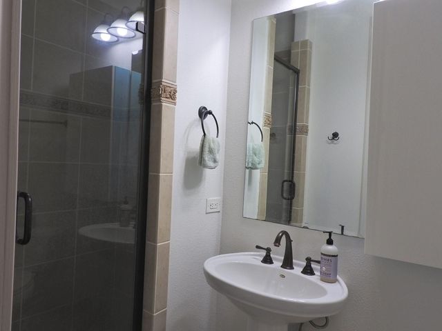 58 Briar Hollow Lane 204, Houston, TX 77027