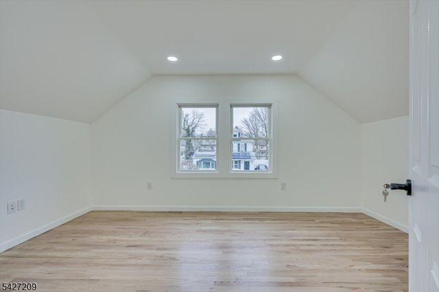 418 E 5Th Ave, Roselle Boro, NJ 07203