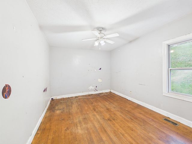 3557 16th Street Road, Huntington, WV 25701