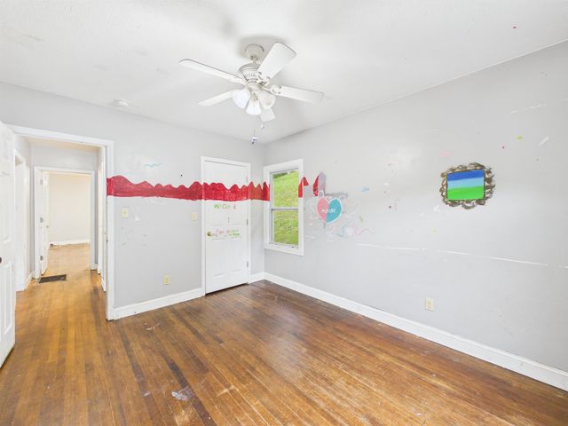 3557 16th Street Road, Huntington, WV 25701